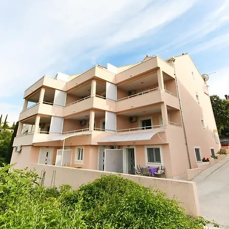 Ana 1 * Cavtat